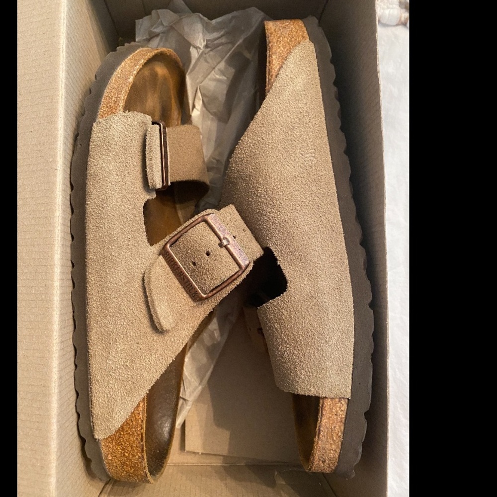 Birkenstock Arizona in Taupe - great condition!